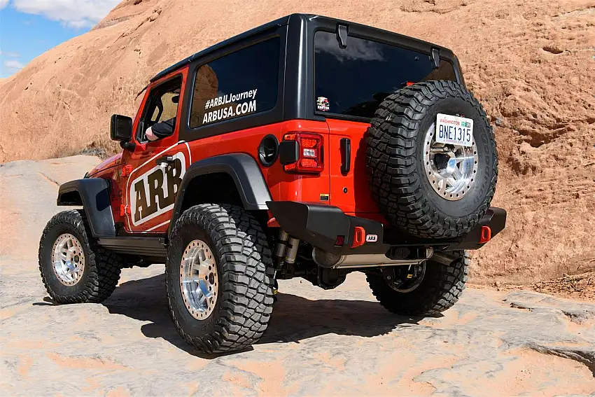 ARB, USA 5750390 License Plate Kit