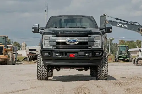 Rough Country 6in Ford Suspension Lift Kit w/V2 Monotube (17-19 F-250/350 4WD, Diesel) 50470