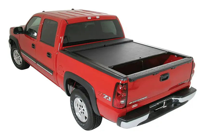 Roll-N-Lock LG218M M-Series - 99-07 Silverado/Sierra w/Bedrail Caps, 8'