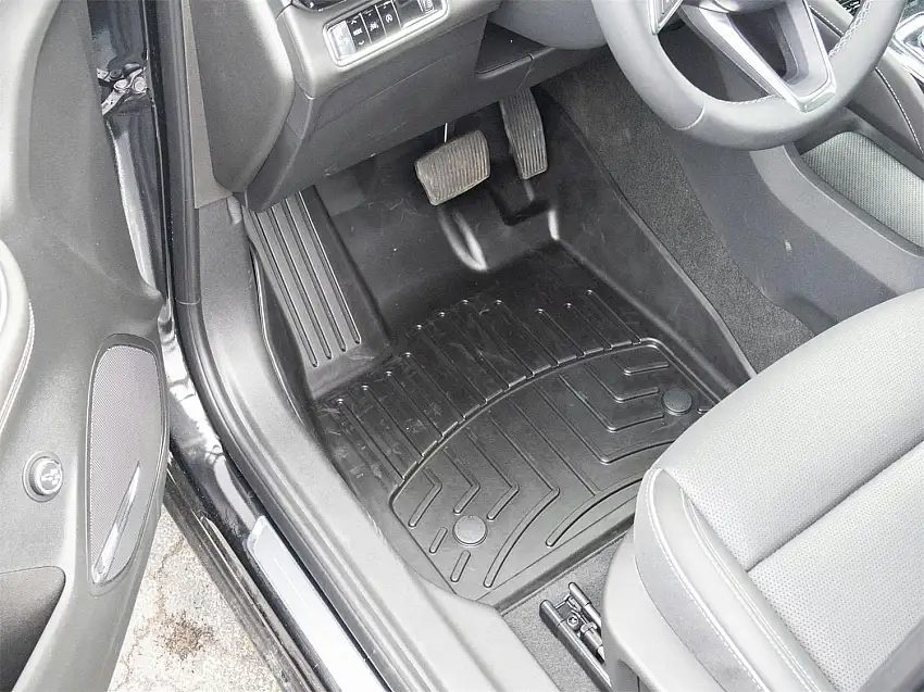 WeatherTech 4418841IM FloorLiner™ HP