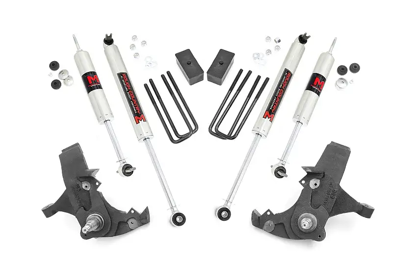Rough Country 4 Inch Lift Kit M1 Chevy C1500/K1500 Pickup Standard Ca/Half-Ton SUV (92-99)92-99 24140